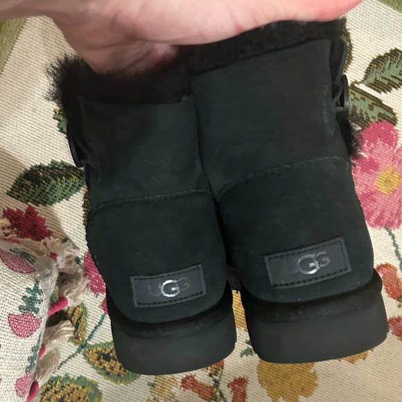 UGG mini bailey button II boots size 9 black suede - Picture 5 of 8
